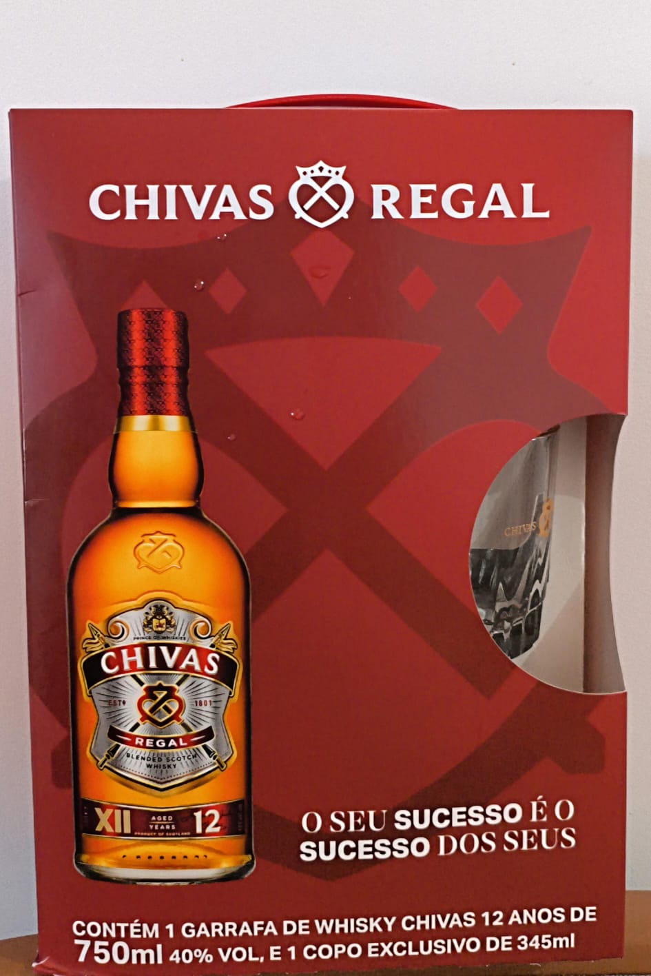 Kit Whisky Chivas Regal 12 anos 750ML com Copo